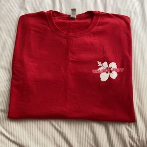 TRADER JOES RED TSHIRT SISE MEDIUM UNISEX